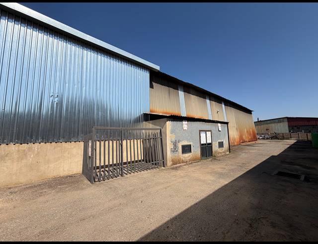 9,900M² INDUSTRIAL YARD FOR SALE IN VULCANIA
